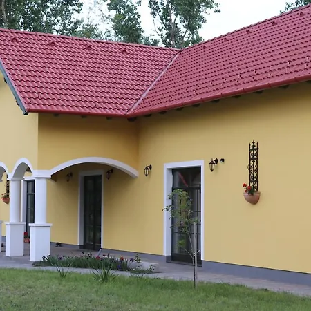 Appartement Zoeld Tanya Vendeghaz Es Rendezvenykoezpont Kiskunmajsa