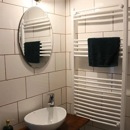 Zoeld Tanya Vendeghaz Es Rendezvenykoezpont